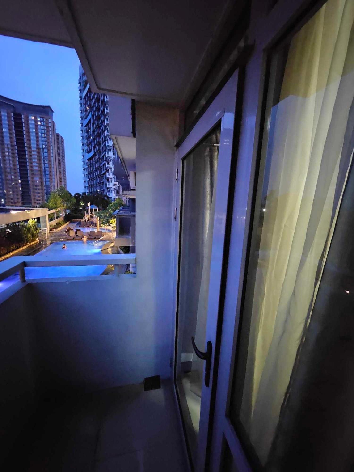 קואזון סיטי Cubao Manhattan Heights Unit 5A Tower C מראה חיצוני תמונה