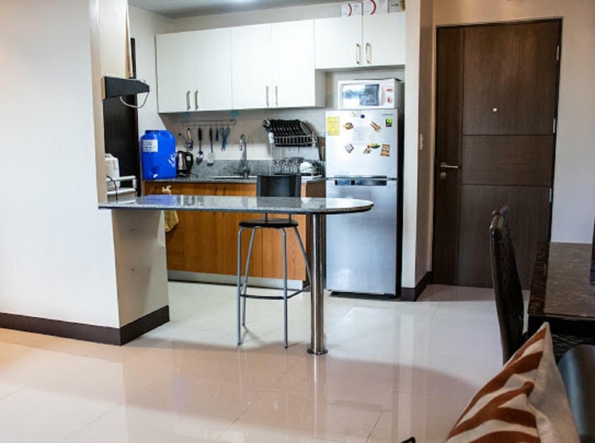 קואזון סיטי Cubao Manhattan Heights Unit 5A Tower C מראה חיצוני תמונה